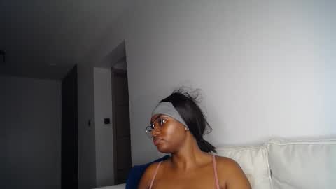 Liya online show from April 2026 08:57:02 PM