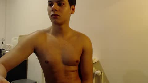 Snapshot of cute_boy859 chatting on January 2026 01:09:02 AM Tomas online show from January 2026 01:09:02 AM