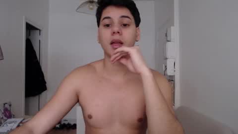 Snapshot of cute_boy859 chatting on February 2026 03:07:01 PM Tomas online show from February 2026 03:07:01 PM