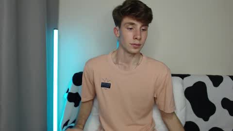 Snapshot of cute_brian chatting on September 2025 05:28:01 PM Im Brian online show from September 2025 05:28:01 PM