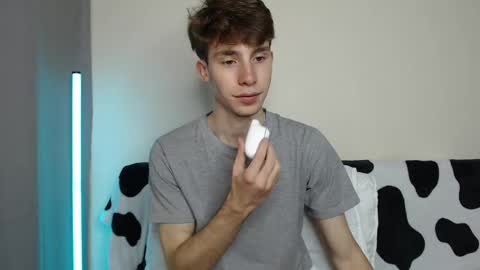 Snapshot of cute_brian chatting on September 2025 08:19:01 AM Im Brian online show from September 2025 08:19:01 AM