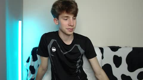 Snapshot of cute_brian chatting on October 2025 02:16:02 PM Im Brian online show from October 2025 02:16:02 PM