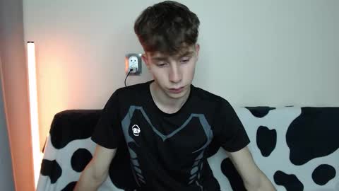 Snapshot of cute_brian chatting on October 2025 06:09:01 PM Im Brian online show from October 2025 06:09:01 PM