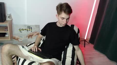 Snapshot of cute_brian chatting on October 2025 03:11:02 PM Im Brian online show from October 2025 03:11:02 PM