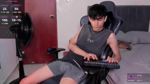 Snapshot of cute_diego_ chatting on December 2025 12:05:02 AM Diego online show from December 2025 12:05:02 AM