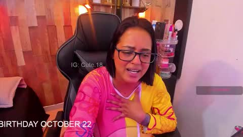 Snapshot of cute_elii chatting on October 2025 12:00:01 AM Independent Model online show from October 2025 12:00:01 AM