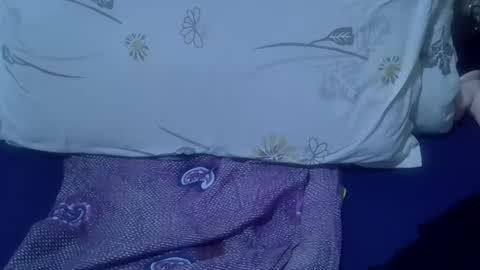 Snapshot of cute_ellinah chatting on September 2025 08:45:01 PM lynn online show from September 2025 08:45:01 PM