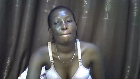 Snapshot of cute_emmy1 chatting on October 2025 01:22:01 PM cute_emmy1 online show from October 2025 01:22:01 PM