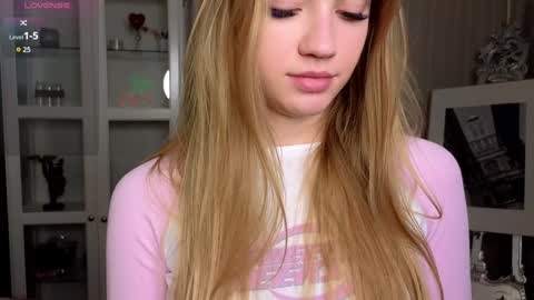 Anne online show from December 2024 07:06:02 AM