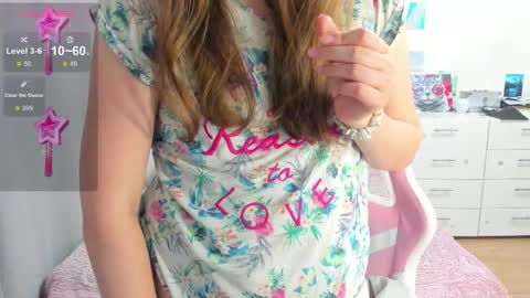 Snapshot of cute_kate0 chatting on October 2025 09:40:01 AM cute_kate0 online show from October 2025 09:40:01 AM