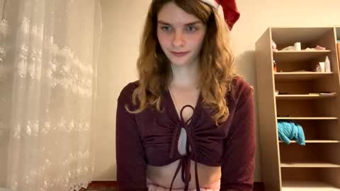 Snapshot of cute_kitte chatting on December 2024 10:34:01 PM cute_kitte online show from December 2024 10:34:01 PM