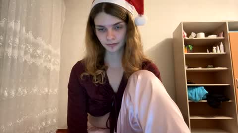 Snapshot of cute_kitte chatting on January 2025 06:51:02 PM cute_kitte online show from January 2025 06:51:02 PM