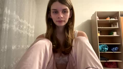 Snapshot of cute_kitte chatting on February 2025 08:10:01 PM cute_kitte online show from February 2025 08:10:01 PM