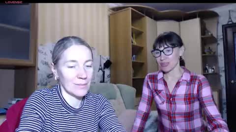 cute_lion_ online show from November 2025 12:37:02 PM