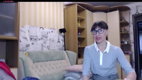 cute_lion_ online show from December 2025 11:48:01 AM