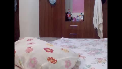 cute_lizah online show from October 2025 07:16:01 PM