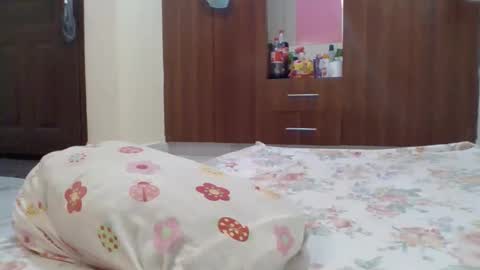 cute_lizah online show from October 2025 07:42:01 AM