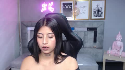 Snapshot of cute_martina_v chatting on October 2025 07:57:02 PM Martina online show from October 2025 07:57:02 PM