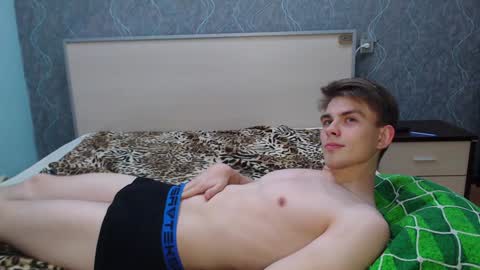 Snapshot of cute_oliver chatting on January 2025 08:10:02 PM Oliver online show from January 2025 08:10:02 PM