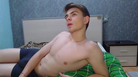 Snapshot of cute_oliver chatting on January 2025 07:40:01 PM Oliver online show from January 2025 07:40:01 PM