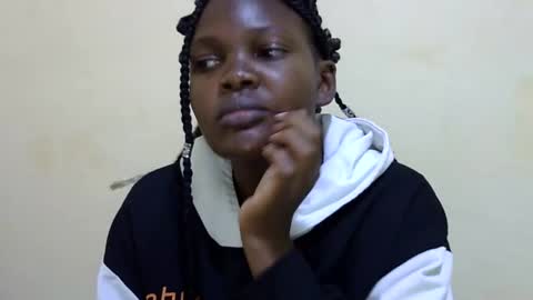 Snapshot of cute_roxie chatting on December 2024 05:00:01 PM cute_roxie online show from December 2024 05:00:01 PM