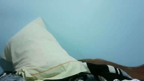 Snapshot of cute_roxie chatting on February 2025 10:42:02 AM cute_roxie online show from February 2025 10:42:02 AM