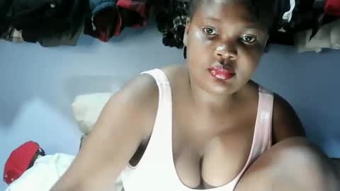Snapshot of cute_roxie chatting on March 2026 01:18:01 PM cute_roxie online show from March 2026 01:18:01 PM