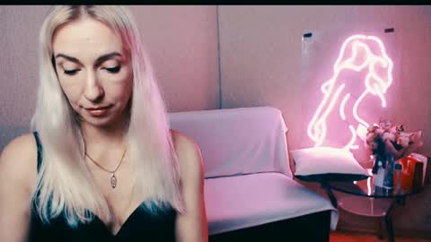 cute_smile_shy online show from October 2025 07:01:01 PM