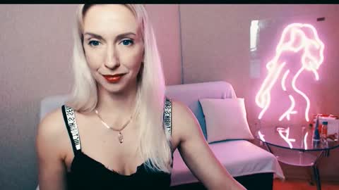 cute_smile_shy online show from November 2025 08:41:02 PM