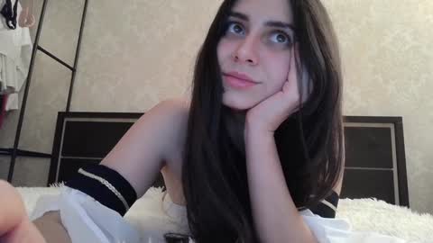 Snapshot of cute_strawberry_ chatting on December 2024 06:43:01 PM cute_strawberry_ online show from December 2024 06:43:01 PM
