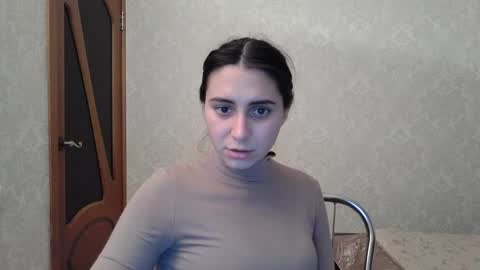 Snapshot of cute_strawberry_ chatting on December 2024 12:49:01 PM cute_strawberry_ online show from December 2024 12:49:01 PM