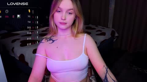 Snapshot of cute_summer_breathe chatting on January 2025 02:11:01 PM Sue online show from January 2025 02:11:01 PM