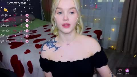Snapshot of cute_summer_breathe chatting on March 2025 04:13:02 PM Sue online show from March 2025 04:13:02 PM