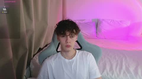 Thomas -  online show from May 2026 07:10:01 PM