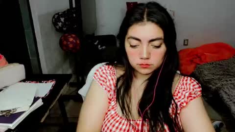 Snapshot of cuteambervi chatting on October 2025 01:11:01 AM Princess Amber online show from October 2025 01:11:01 AM