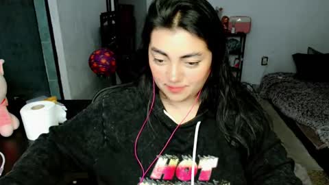 Snapshot of cuteambervi chatting on November 2025 08:45:01 PM Princess Amber online show from November 2025 08:45:01 PM