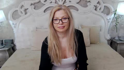 cuteangelina18 online show from May 2026 02:17:01 AM