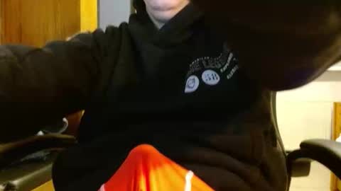 Cuteboy090 online show from April 2026 07:38:02 PM