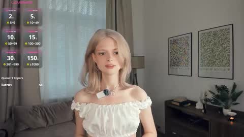 Snapshot of cutebrutality chatting on October 2025 08:24:01 AM Alice online show from October 2025 08:24:01 AM