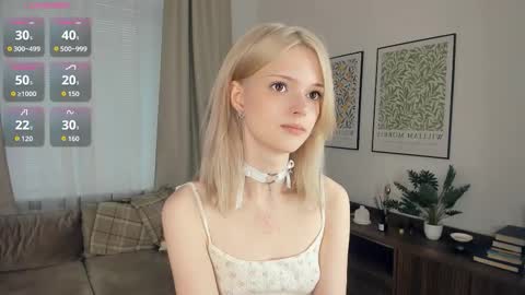 Snapshot of cutebrutality chatting on October 2025 08:37:01 AM Alice online show from October 2025 08:37:01 AM