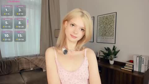 Snapshot of cutebrutality chatting on October 2025 08:24:02 AM Alice online show from October 2025 08:24:02 AM