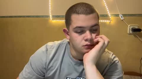 Alex online show from November 2025 07:49:02 PM