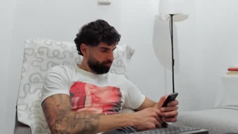 Snapshot of cuteeboy chatting on February 2026 04:41:01 PM cuteeboy online show from February 2026 04:41:01 PM