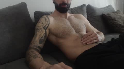 cuteeboy online show from April 2026 05:23:01 AM