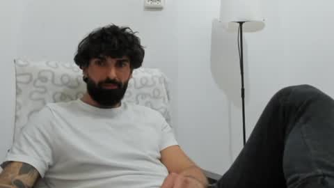 cuteeboy online show from April 2026 05:29:01 PM