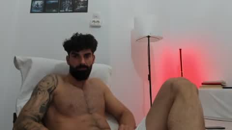 cuteeboy online show from June 2026 06:01:02 PM
