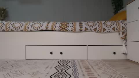 Anna online show from September 2025 09:43:02 AM