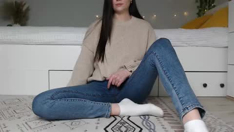 Anna online show from November 2025 12:22:01 PM