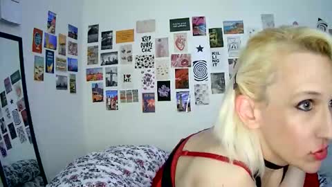 Snapshot of cutefemme chatting on January 2026 07:02:01 AM Bella online show from January 2026 07:02:01 AM