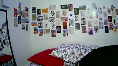 Snapshot of cutefemme chatting on January 2026 10:43:01 AM Bella online show from January 2026 10:43:01 AM